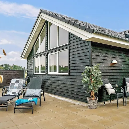 Сasa de vacaciones 18 Person In