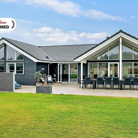 Semesterbostad 18 Person In *